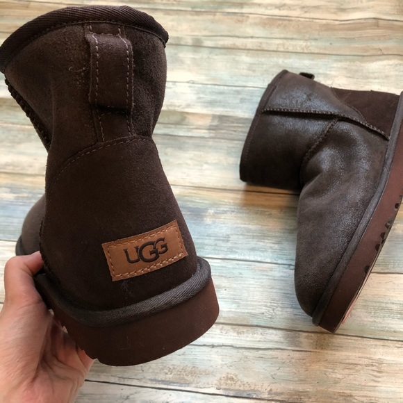Ugg CLASSIC MINI BOMBER BOOT  men’s shoes - Picture 3 of 8